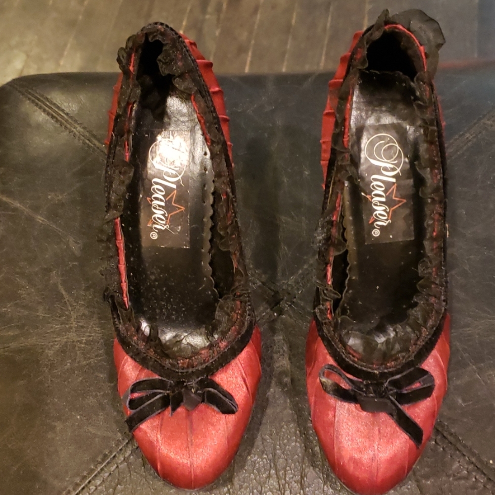 Red pumps